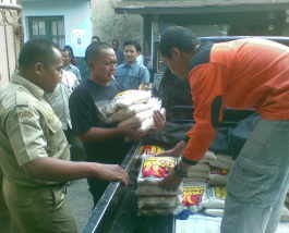 Bantuan Berdatangan untuk Korban Kebakaran